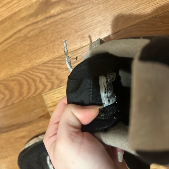 Nike running shoes - Picture 3 of 5